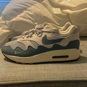 Women’s Nike Air Max Patta